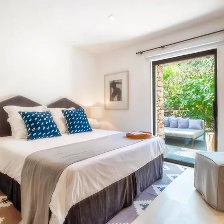 Beautiful Recently Renovated شقة *
