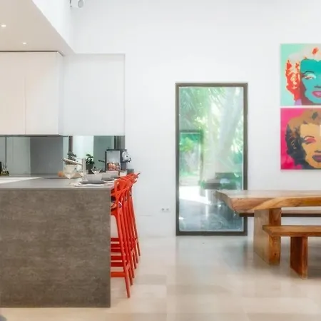 Beautiful Recently Renovated Apartamento *