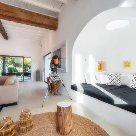 Beautiful Recently Renovated Apartment Santa Eularia des Riu
