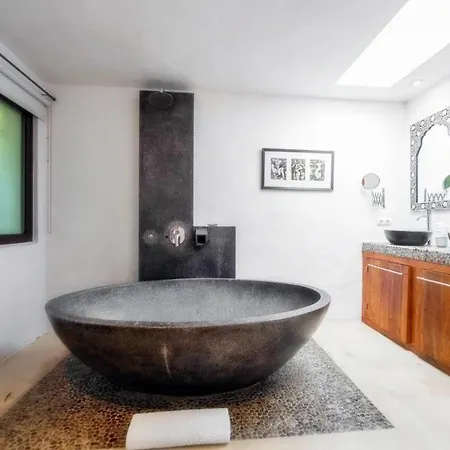 Beautiful Recently Renovated