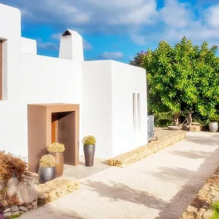 Beautiful Recently Renovated